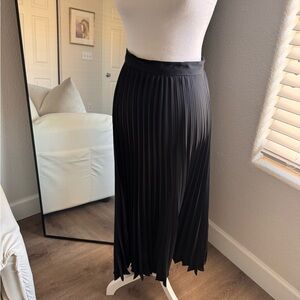 Zara Black Midi Pleated Skirt